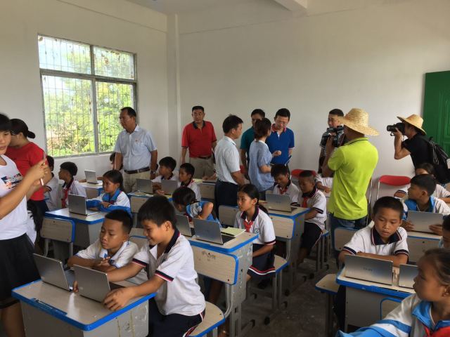 海南省旧村小学成功部署OKAY智慧课堂，扶贫学校从此实现智慧教育